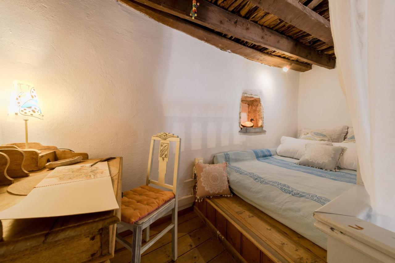 Artistic Home- 250yr Old Traditional * Koskinou (Rhodes)