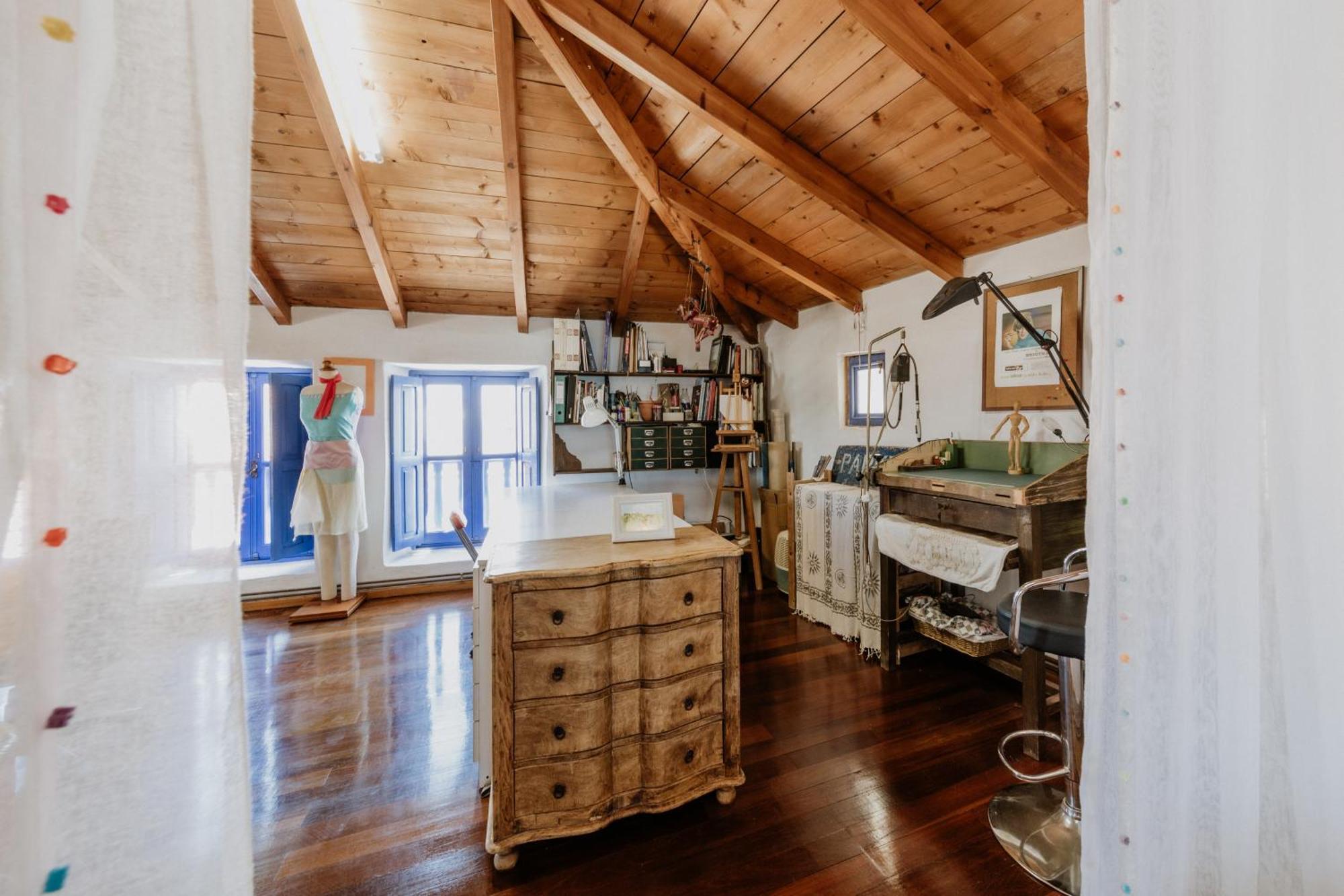 Villa Artistic Home- 250yr Old Traditional *