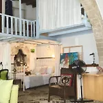 Artistic Home- 250Yr Old Traditional Village House