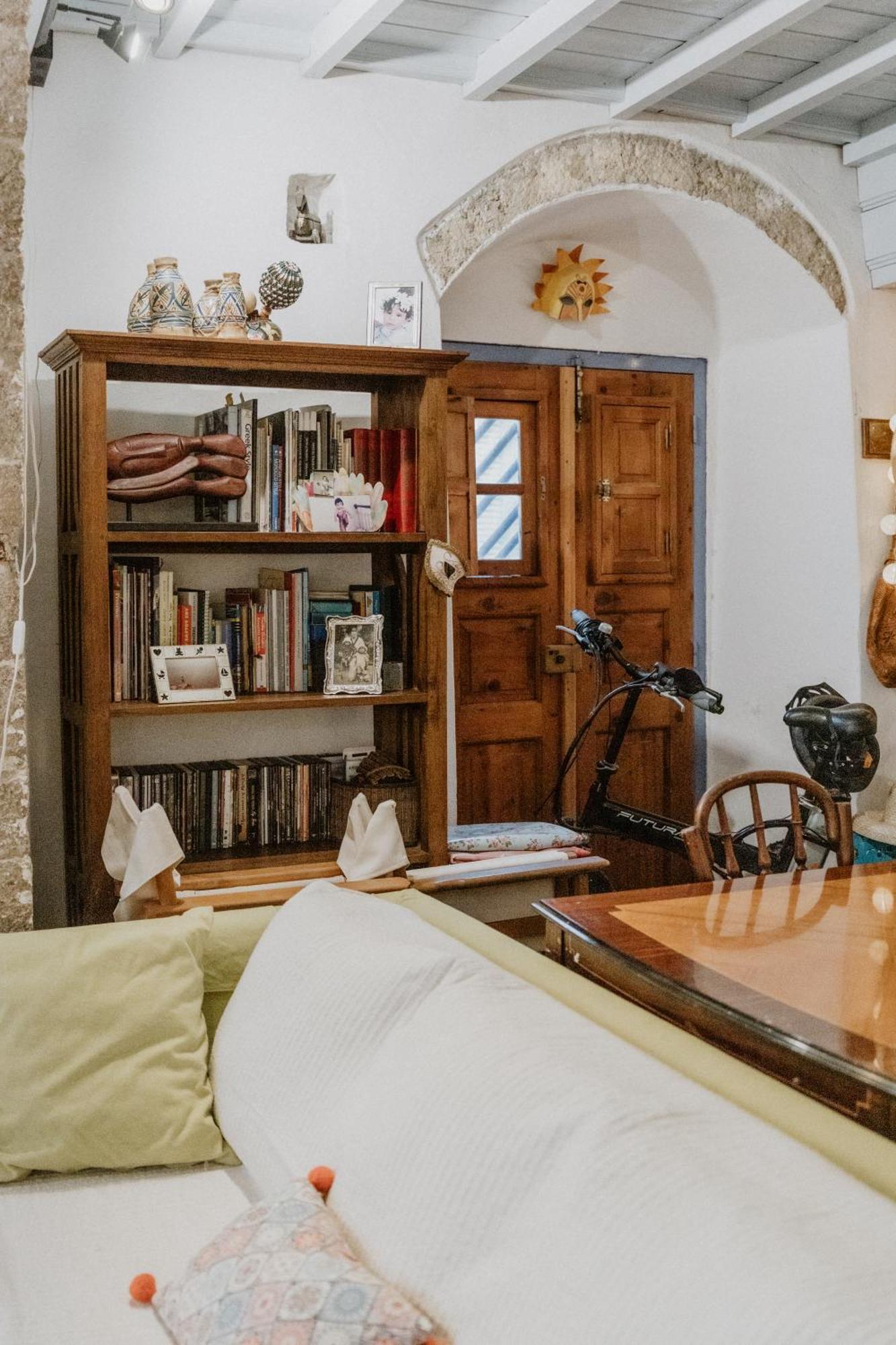 Artistic Home- 250yr Old Traditional * Koskinou (Rhodes)