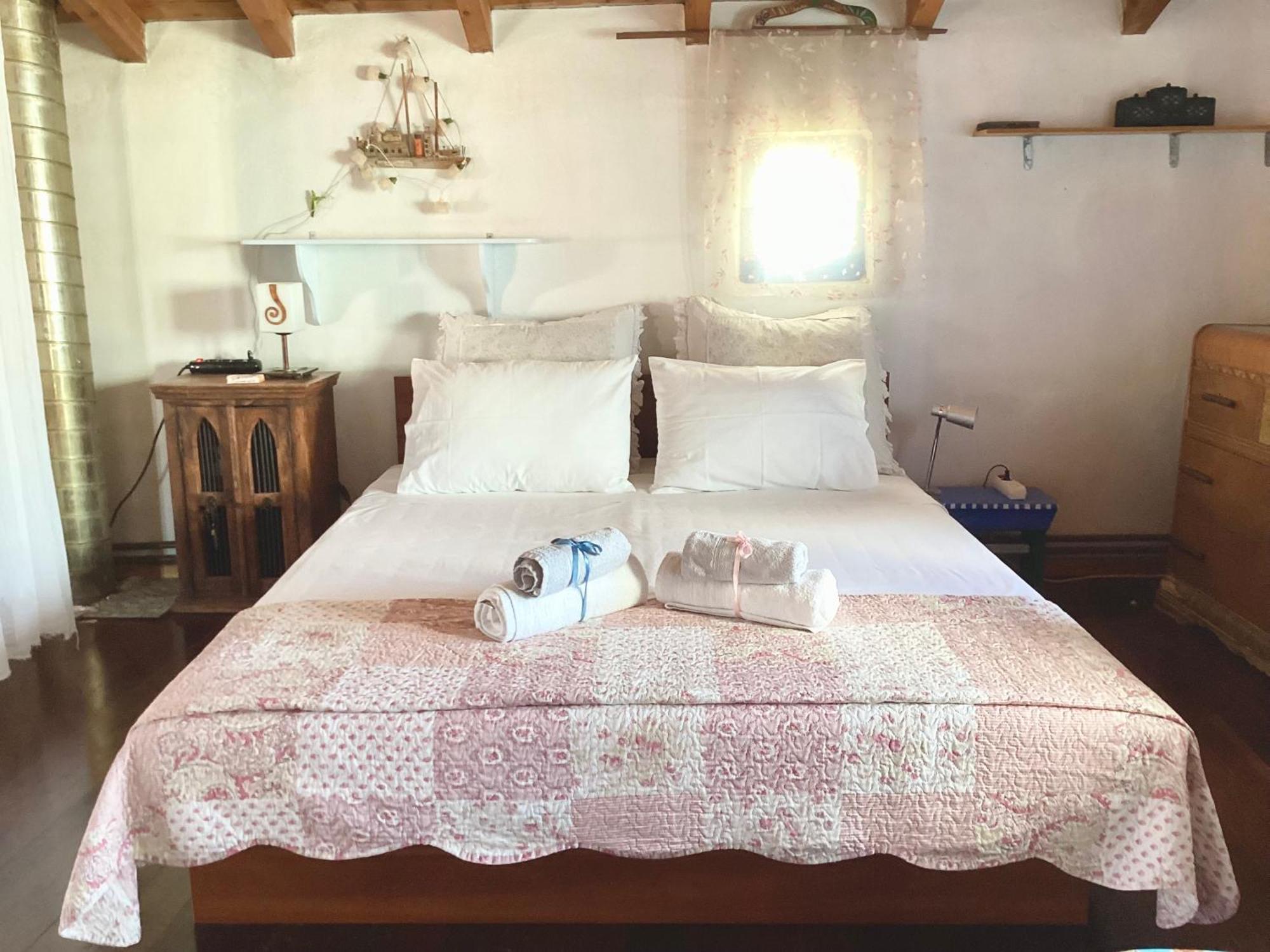 Villa Artistic Home- 250yr Old Traditional
